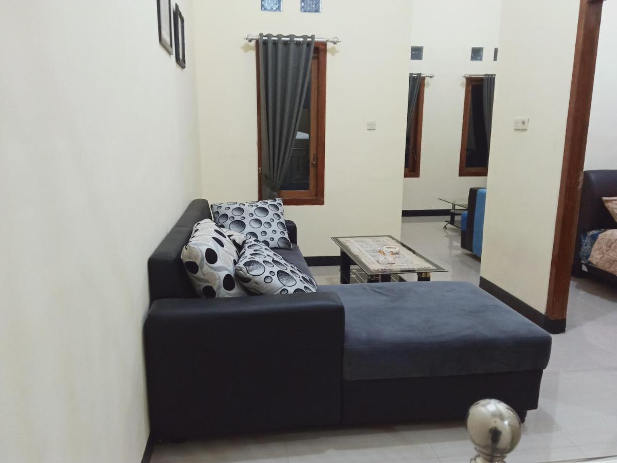 Widodaren Homestay Проболинго Екстериор снимка