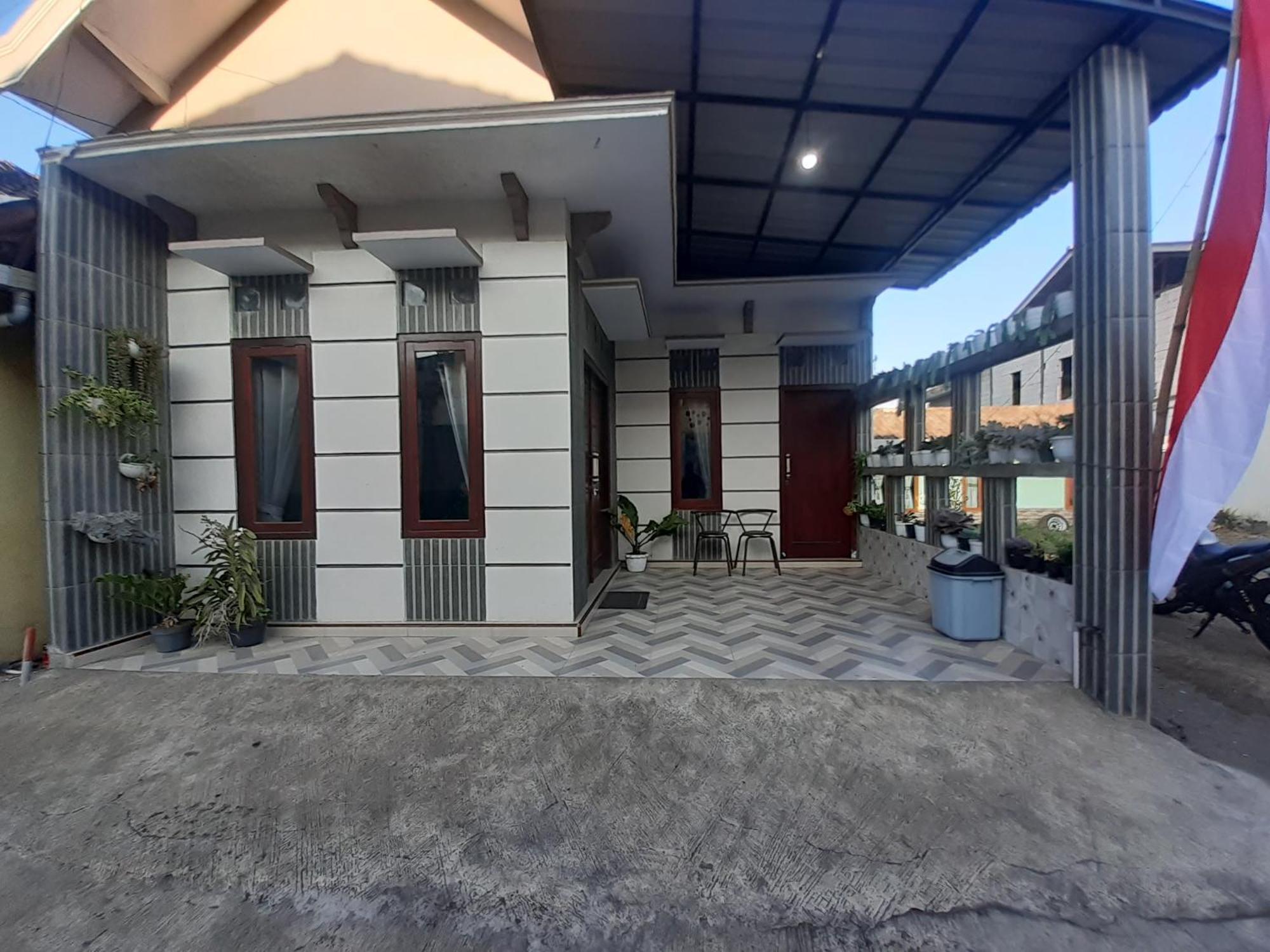 Widodaren Homestay Проболинго Екстериор снимка